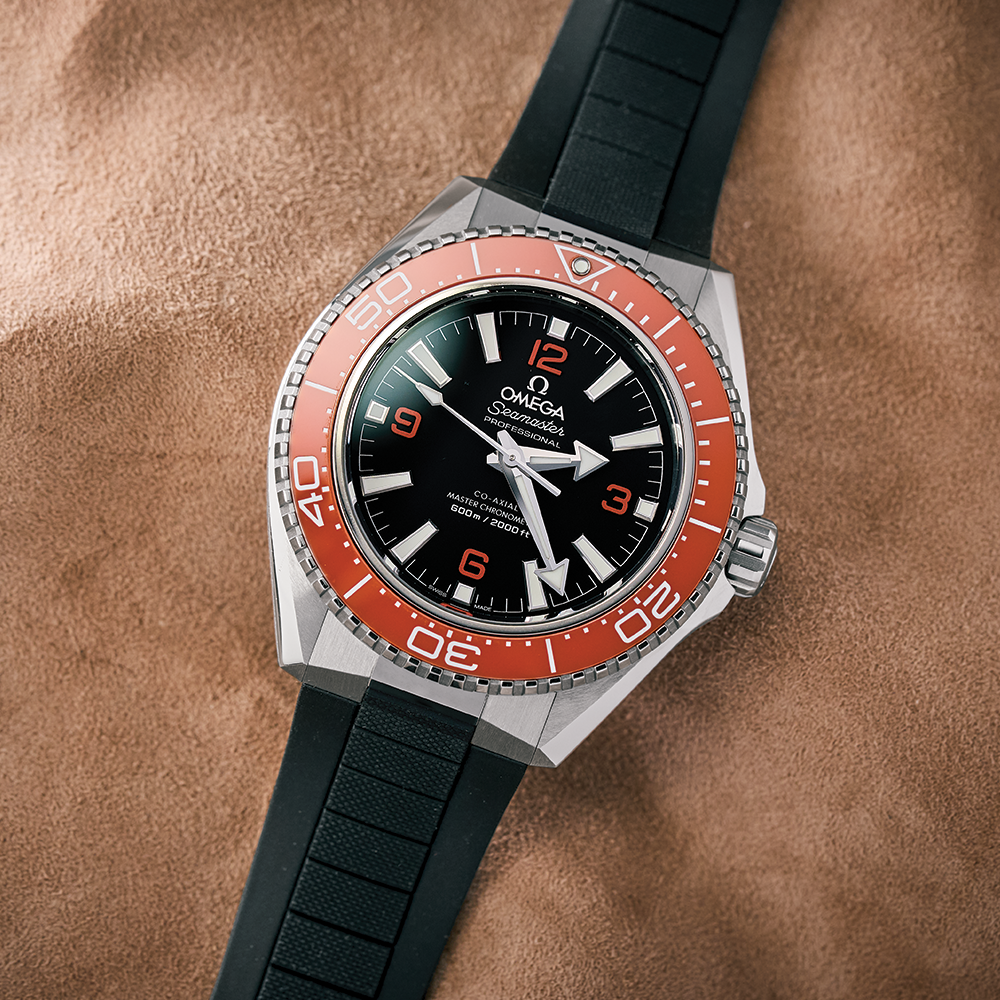 OMEGA Seamaster Planet Ocean 600M 42mm - Black and Orange on Black Rubber Strap